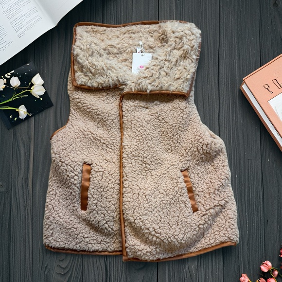 Wanna This Womens M Tan Asymmetric 2 Pocket So Soft Wooly Furry Satin Trim Vest - Picture 5 of 14